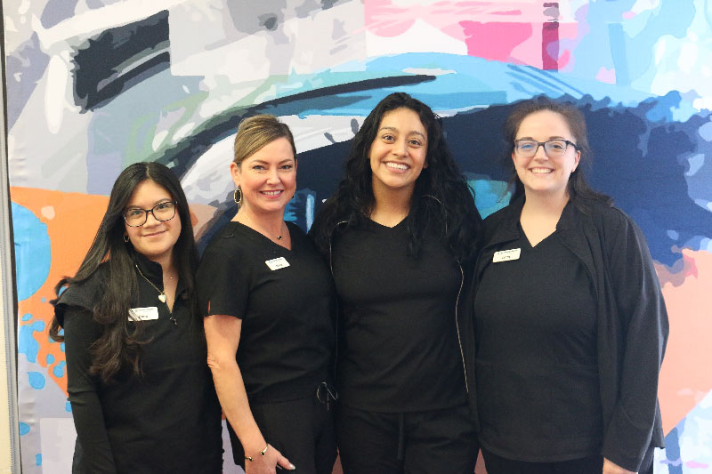 front-desk-staff-at-parenti-morris